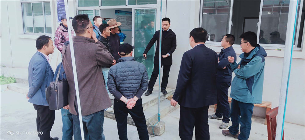 西南督查組在自治區(qū)、日喀則市、吉隆縣、吉隆鎮(zhèn)有關(guān)領(lǐng)導(dǎo)的陪同下對(duì)吉隆鎮(zhèn)污水處理廠檢查工作